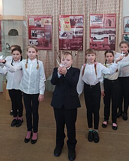В Кашинском краеведческом музее прошла акция «День белых журавлей» В Кашинском краеведческом музее прошла акция «День белых журавлей»