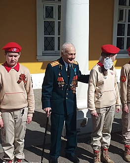С Международным Днём космонавтики! С Международным Днём космонавтики!