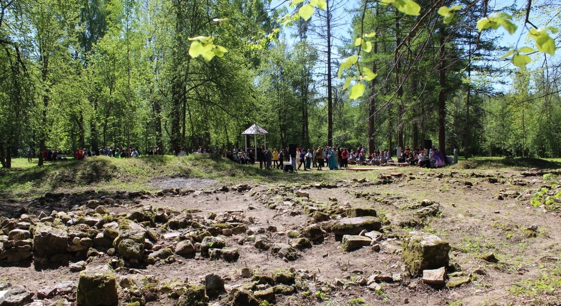 В Тверской области к 225-летию Александра Пушкина обновленным гостей встречает парк в Малинниках. В этих местах планируется создание нового пешеходного маршрут – 12-километровой "Пушкинской тропы"