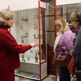 Открылась выставка «История одного предмета: бюветницы, курортные кружки, поильники»