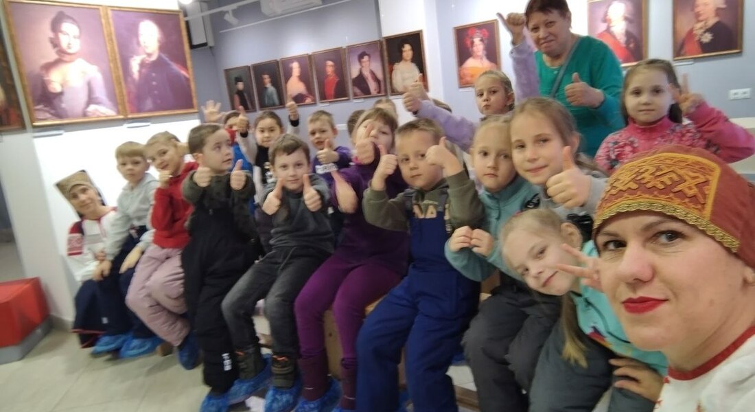 День музейного селфи с «Цветочками»: гладим рубелем и делаем «себяшки»