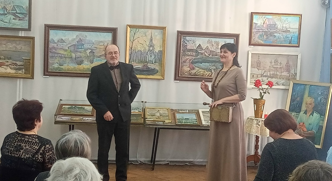 Состоялось открытие художественной выставки «След на холсте»