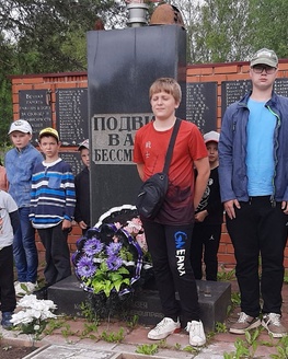 Акция «Памятник у дороги» для школьников