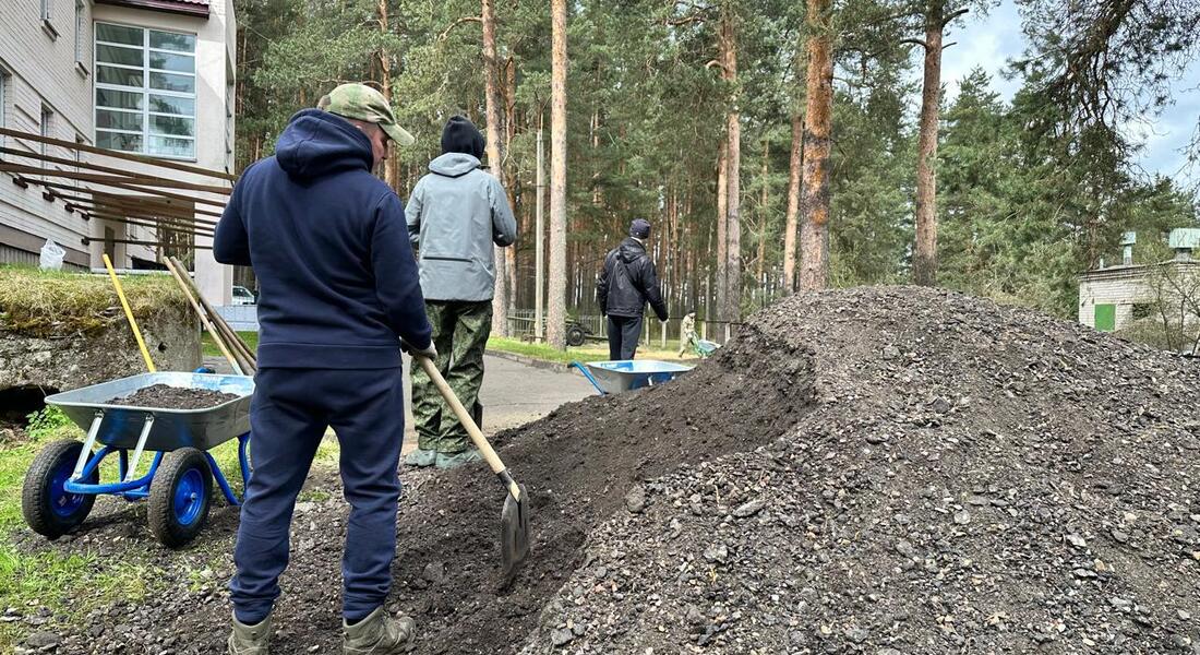 Волонтеры помогают Музею Калининского фронта готовиться к празднику Волонтеры помогают Музею Калининского фронта готовиться к празднику