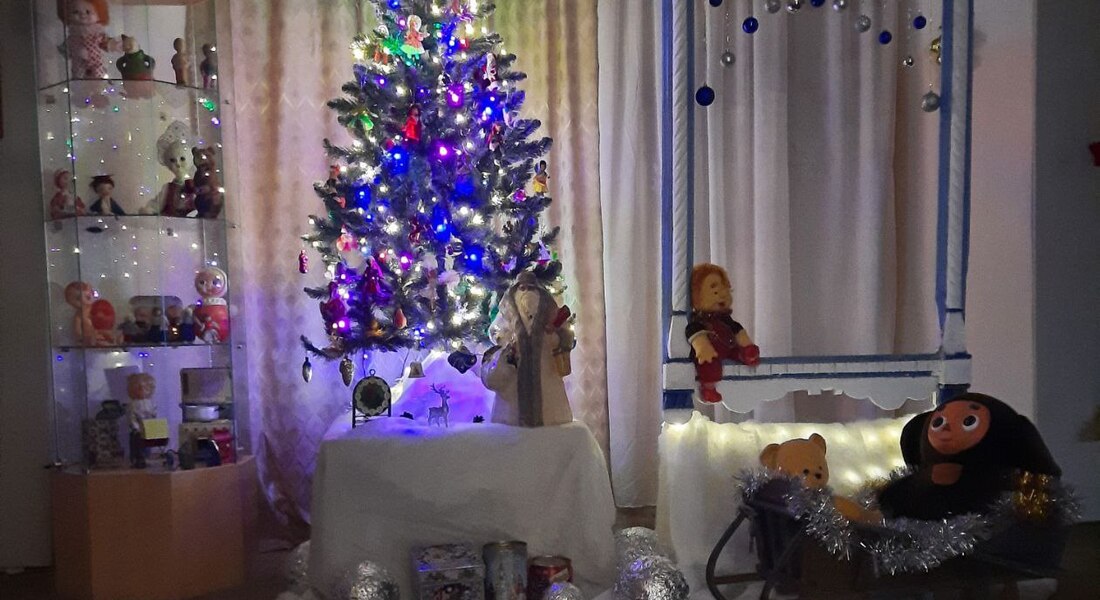 Праздничная программа «Дарит людям волшебство светлый праздник — Рождество!»