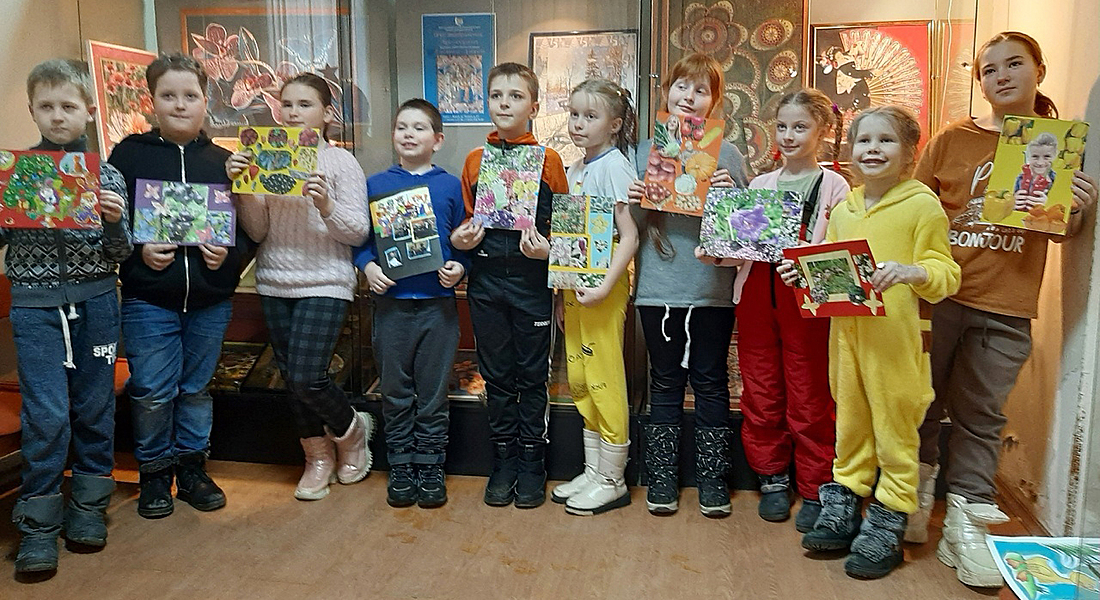 Дети посетили выставку «Игра воображения. Арт-терапия» в Бельском краеведческом музее