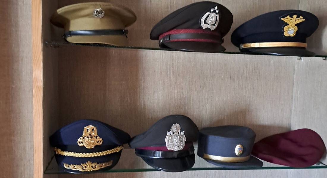Выставка «Головные уборы полицейских разных стран»