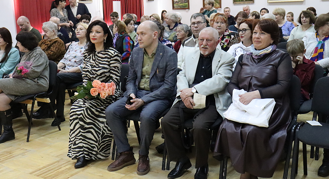 В Вышневолоцком краеведческом музее открылась выставка Елены Столыпиной «Прекрасное вокруг нас»