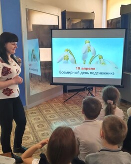 В Краснохолмском краеведческом музее отметили «День подснежника» В Краснохолмском краеведческом музее отметили «День подснежника»