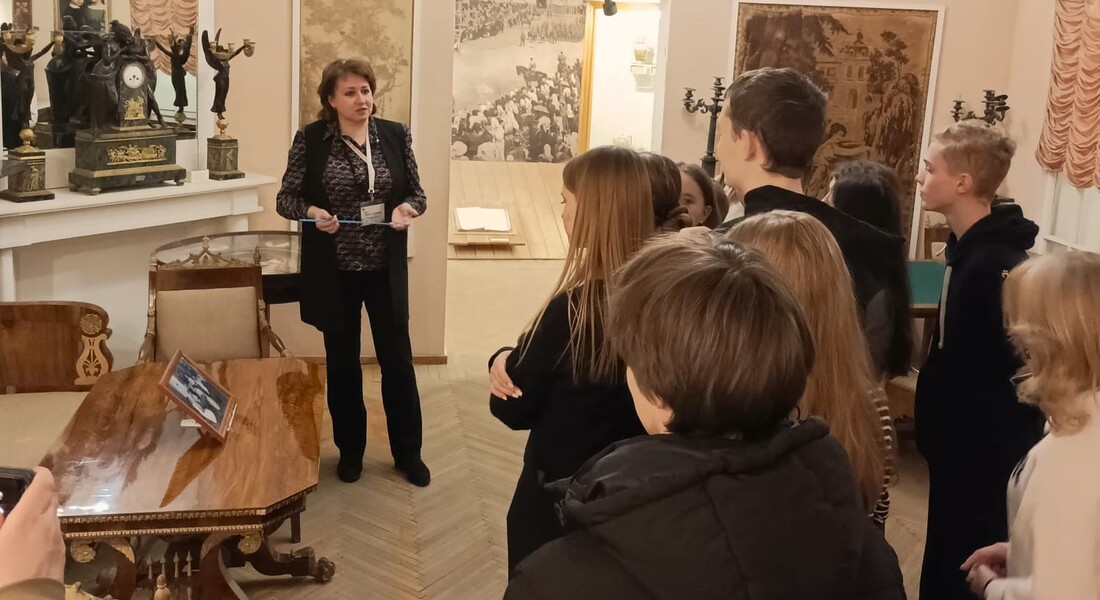 Кашинский краеведческий музей посетили школьники, обучающиеся в профильном классе подготовки помощников гидов-экскурсоводов