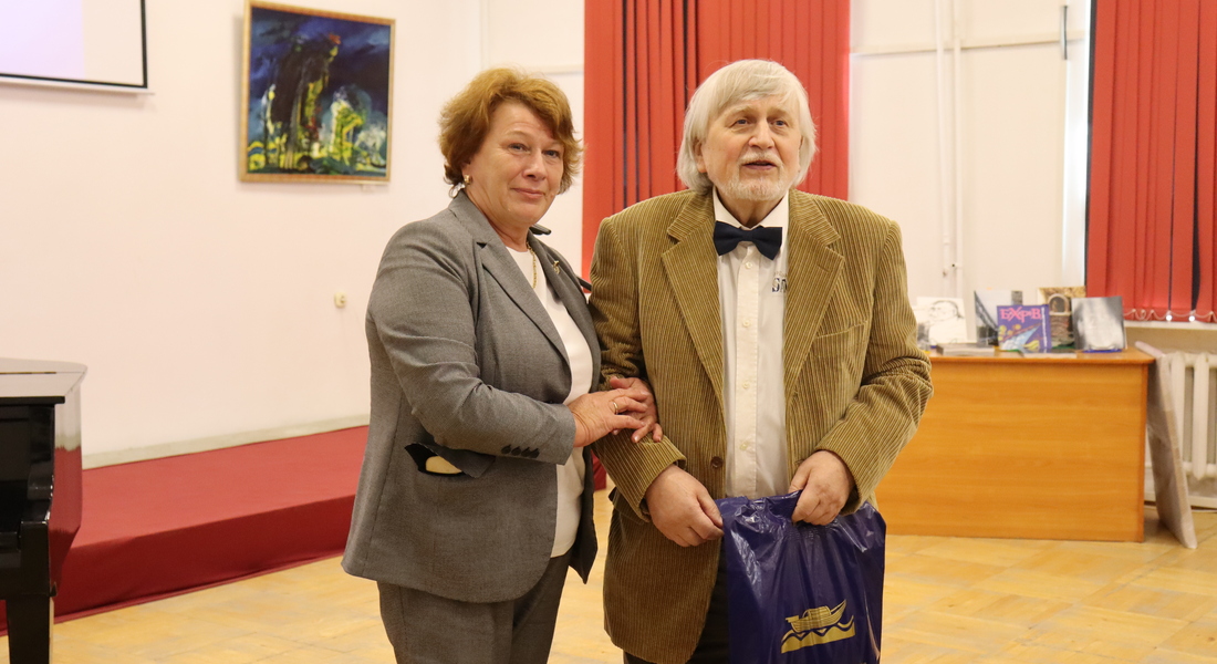 Открылась выставка живописи В.М. Бахарева «Родной город»