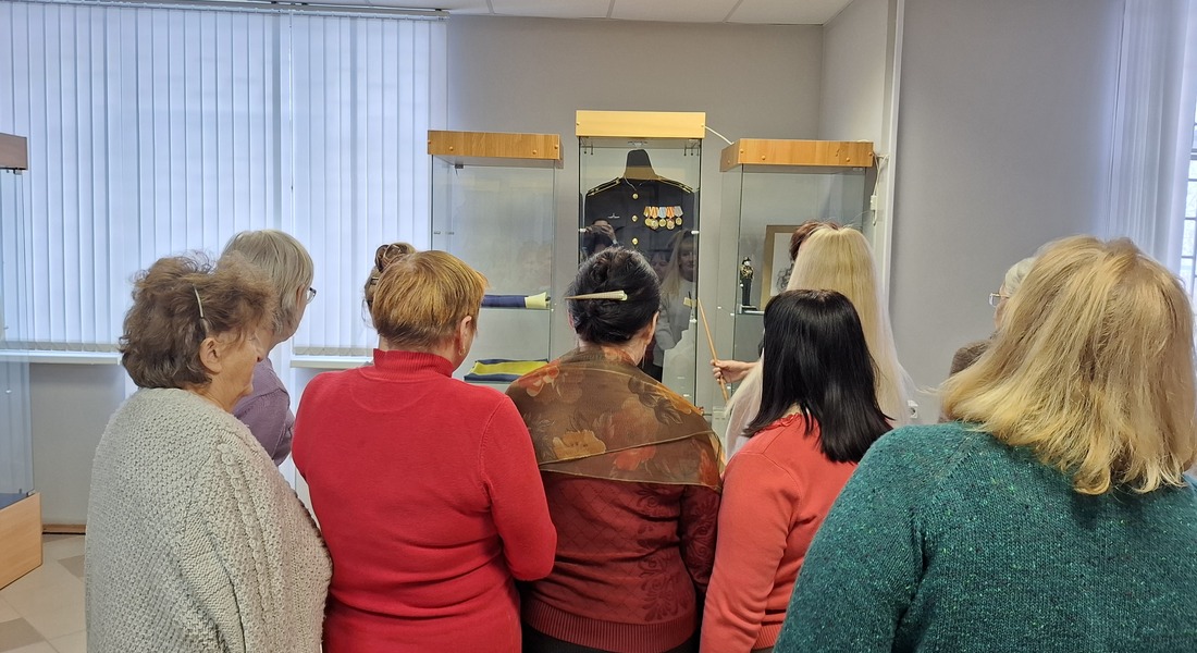 В Старицком краеведческом музее открылась выставка «Под флагом  России»