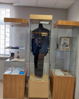 В Старицком краеведческом музее открылась выставка «Под флагом России» В Старицком краеведческом музее открылась выставка «Под флагом России»