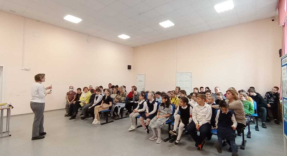 Сотрудники Тверского краеведческого музея проводят выездные занятия «От стрелы до ракеты» Сотрудники Тверского краеведческого музея проводят выездные занятия «От стрелы до ракеты»