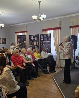 «Сады моей души»: встреча в литературной гостиной ко Всемирному дню поэзии