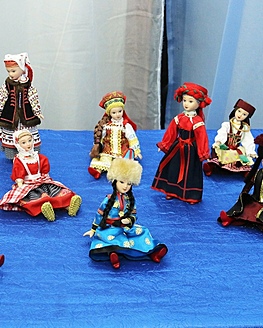 Выставка кукол в народных костюмах Выставка кукол в народных костюмах