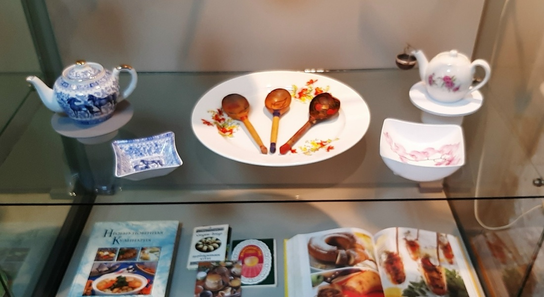 Выставка «Красна масленица не только блинами» Выставка «Красна масленица не только блинами»