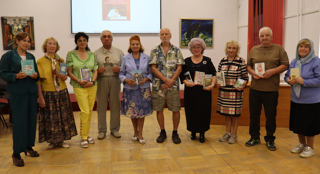 Открылась выставка, посвященная 80-летию со дня рождения К. В. Рябенького