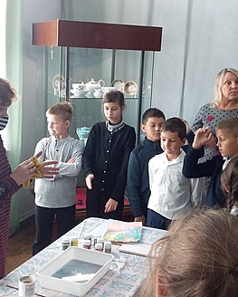 Выставка «Люди, да посуда, чем больше, тем лучше» Выставка «Люди, да посуда, чем больше, тем лучше»
