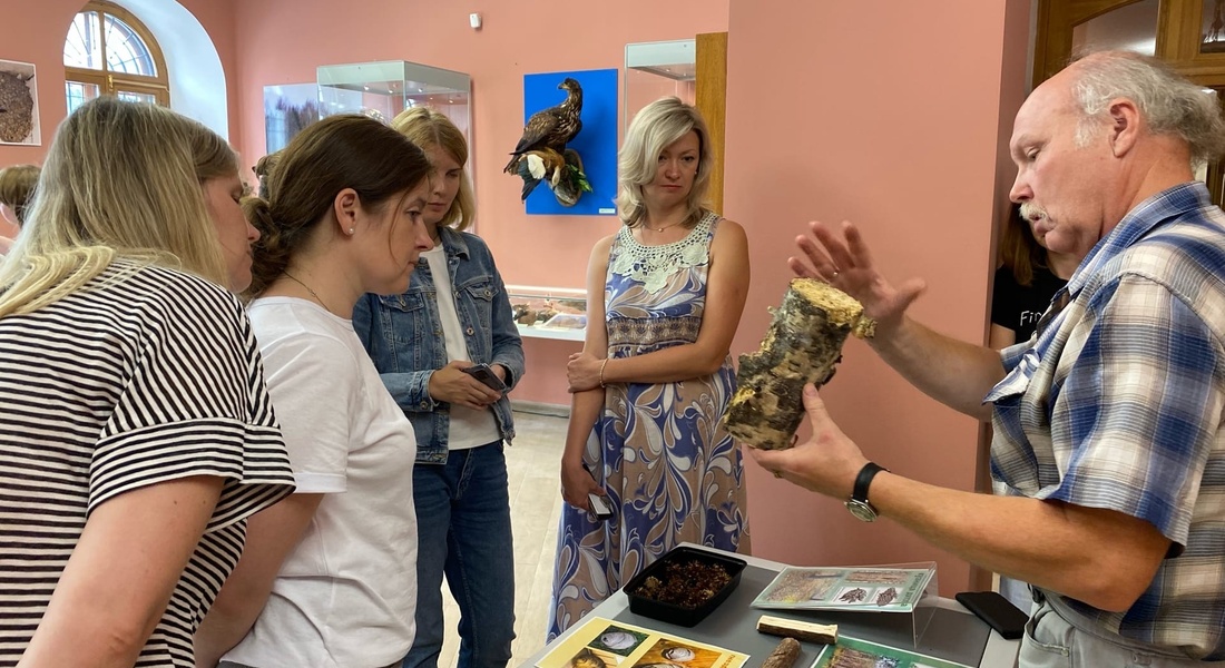 Экскурсия по выставке «Живущие рядом с нами» Экскурсия по выставке «Живущие рядом с нами»