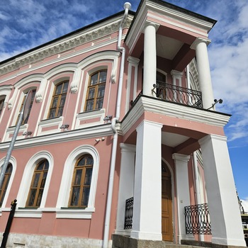 Экскурсия по выставке «Живущие рядом с нами»