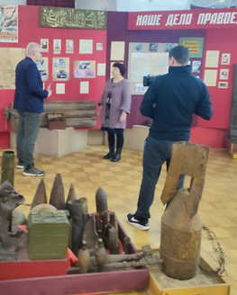 «Арсенал» о партизанах: съёмки в Осташковском краеведческом музее