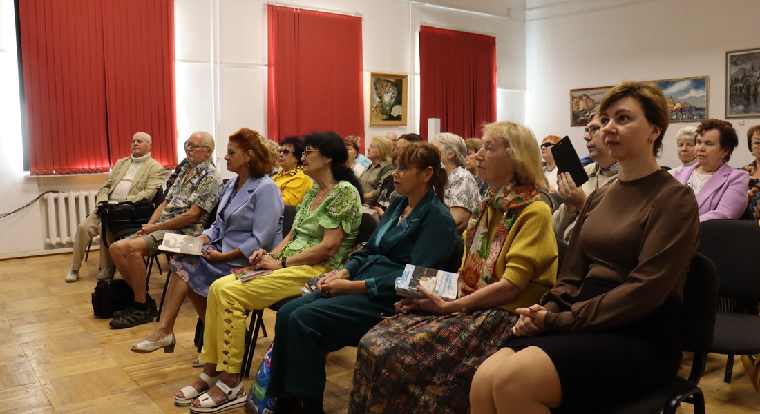 Открылась выставка, посвященная 80-летию со дня рождения К. В. Рябенького