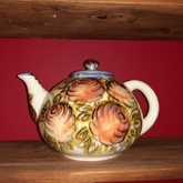 История одного экспоната: фаянсовый чайник «Цветущий май»