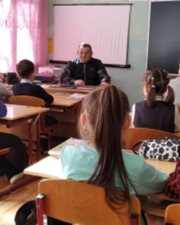«На родине М. И. Калинина»: в д. Верхняя Троица прошла лекция для учеников школы