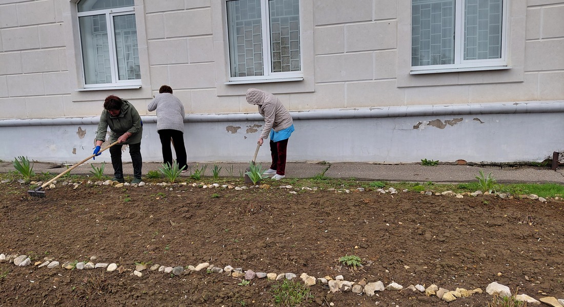 В Старицком краеведческом музее прошел субботник