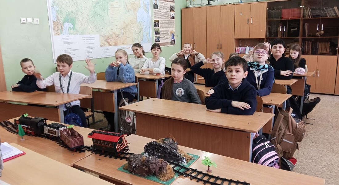 «В мире вот что происходит: самовар в упряжке ходит» — музей пришёл в школу с увлекательным уроком истории