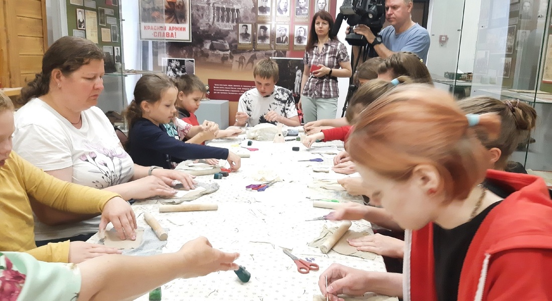 День балалайки в Удомельском краеведческом музее День балалайки в Удомельском краеведческом музее
