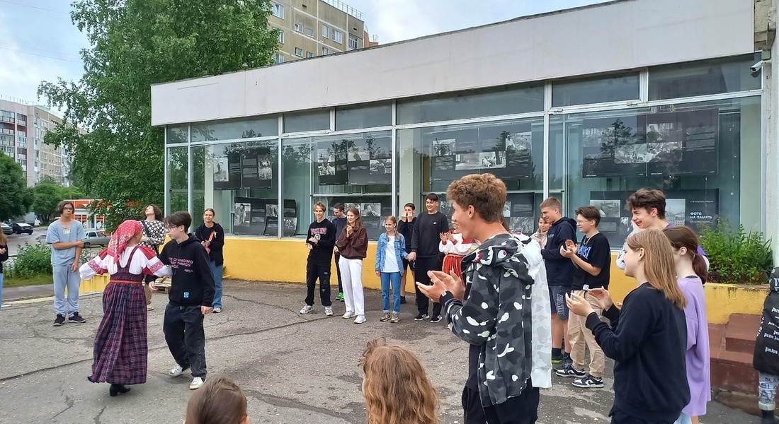 День балалайки в Удомельском краеведческом музее День балалайки в Удомельском краеведческом музее