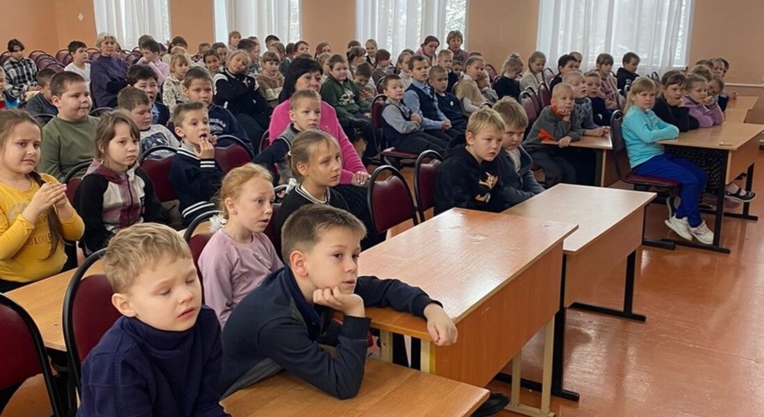 Ко Дню Героев Отечества сотрудники Бельского краеведческого музея провели классный час Ко Дню Героев Отечества сотрудники Бельского краеведческого музея провели классный час