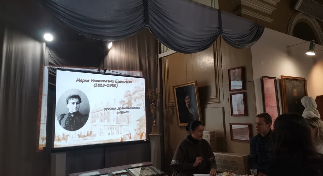 В музее побывали участники театральной студии «Крылья» В музее побывали участники театральной студии «Крылья»