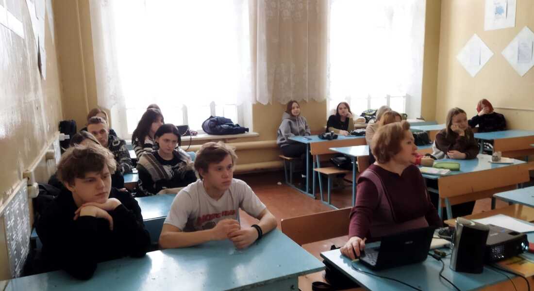 В Кашине для студентов колледжа провели лекцию об освобождении Калинина от немецко-фашистских захватчиков В Кашине для студентов колледжа провели лекцию об освобождении Калинина от немецко-фашистских захватчиков