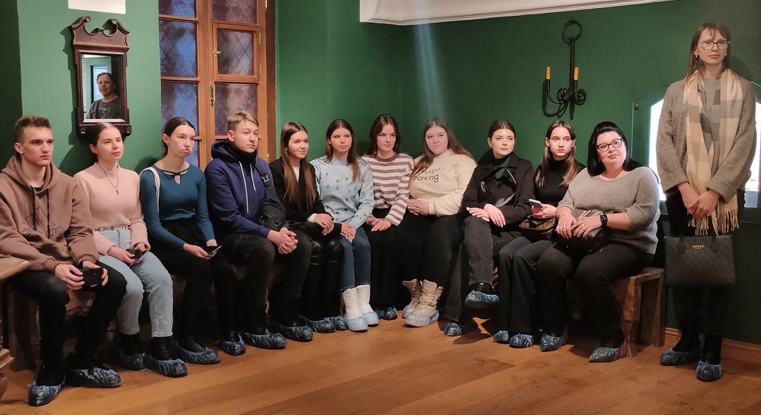 Музей тверского быта посетили студенты-филологи из Луганского государственного педагогического университета Музей тверского быта посетили студенты-филологи из Луганского государственного педагогического университета