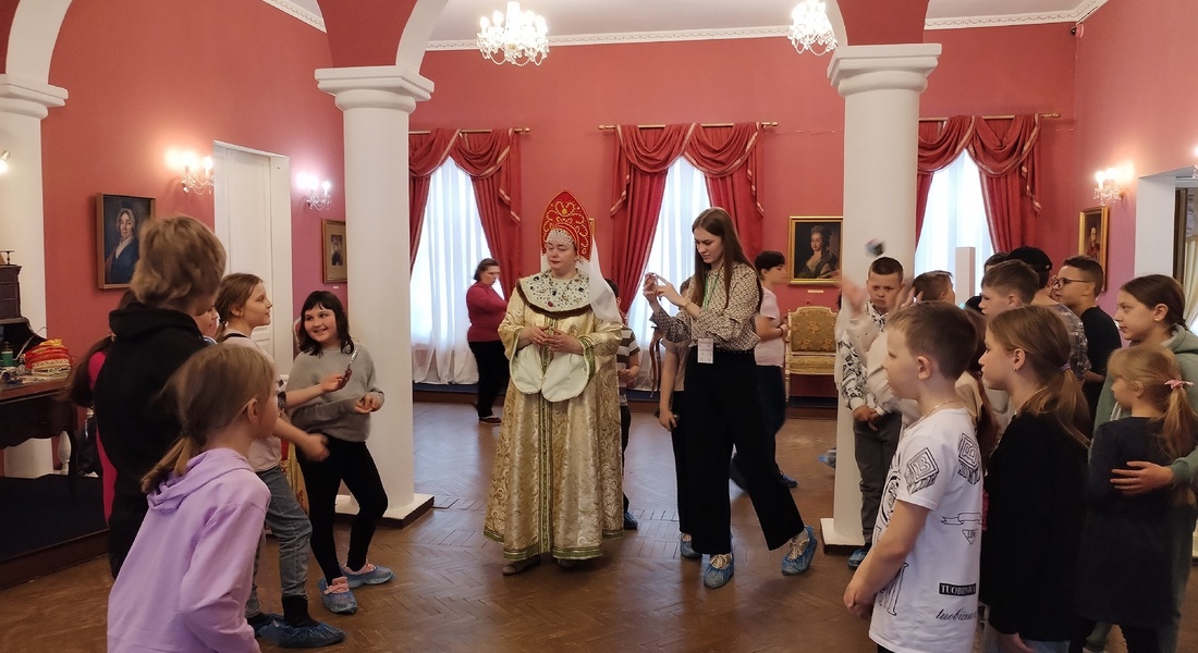 В Музее А.С. Пушкина в Торжке принимали детей из Белгородской области В Музее А.С. Пушкина в Торжке принимали детей из Белгородской области