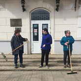 У Старицкого краеведческого  музея приведен в порядок сквер