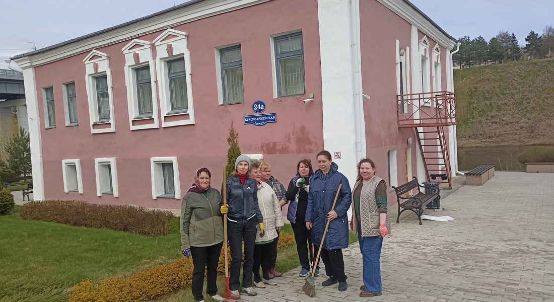 Сотрудники Ржевского краеведческого музея провели субботник