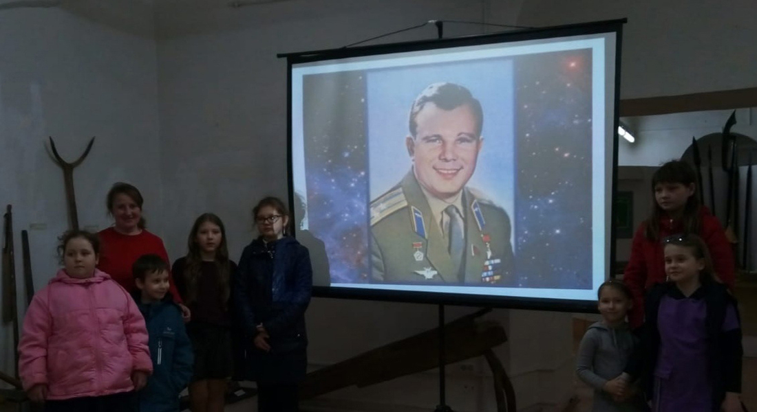 Чтобы космонавтом стать, надо очень много знать! Чтобы космонавтом стать, надо очень много знать!