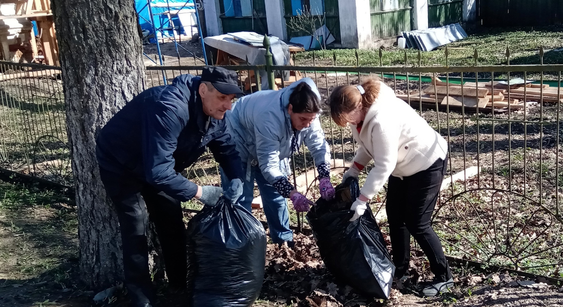В Торопецком краеведческом музее провели субботник В Торопецком краеведческом музее провели субботник