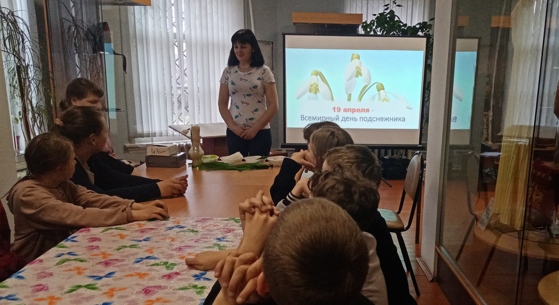 В Краснохолмском краеведческом музее прошел экологический праздник "Всемирный день подснежника" В Краснохолмском краеведческом музее прошел экологический праздник "Всемирный день подснежника"