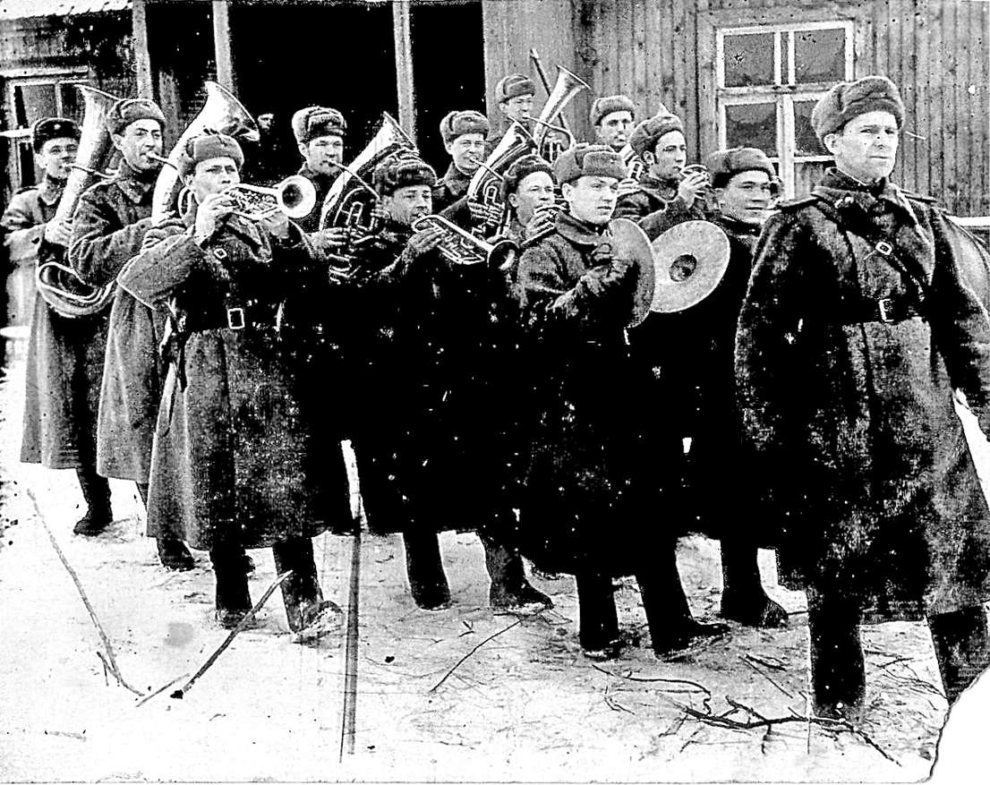 Фотография. Духовой оркестр 44-й Чудовской Краснознаменной дивизии. Фотография. Духовой оркестр 44-й Чудовской Краснознаменной дивизии.