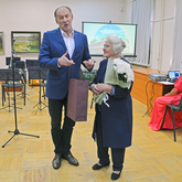 Мы, душою любя, юными останемся! Мы, душою любя, юными останемся!