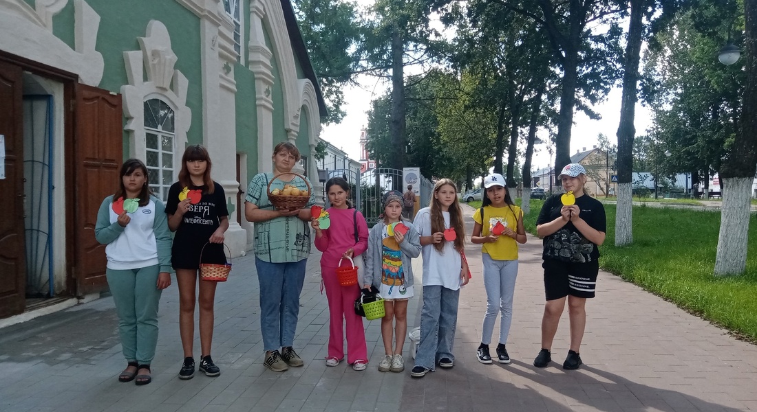 Яблочный Спас не пройдет без нас Яблочный Спас не пройдет без нас