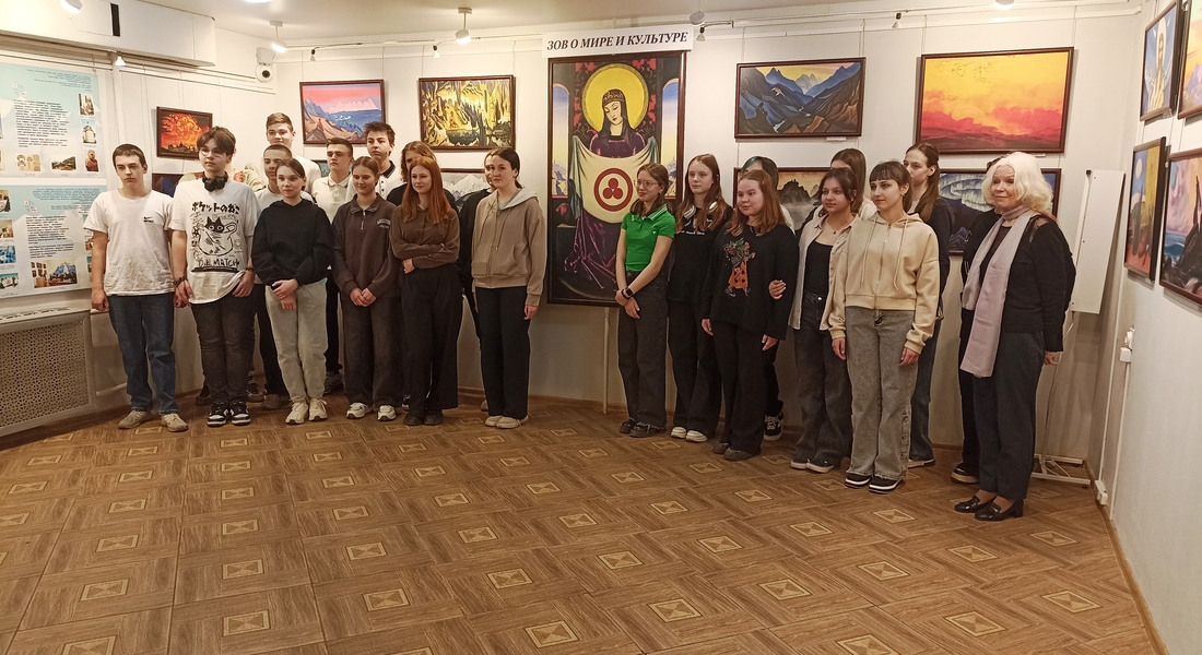 Ржевские школьники на выставке «Зов о мире и культуре»