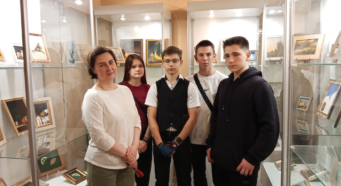 Открылась выставка картин Елены Красавиной в Конаковском краеведческом музее Открылась выставка картин Елены Красавиной в Конаковском краеведческом музее