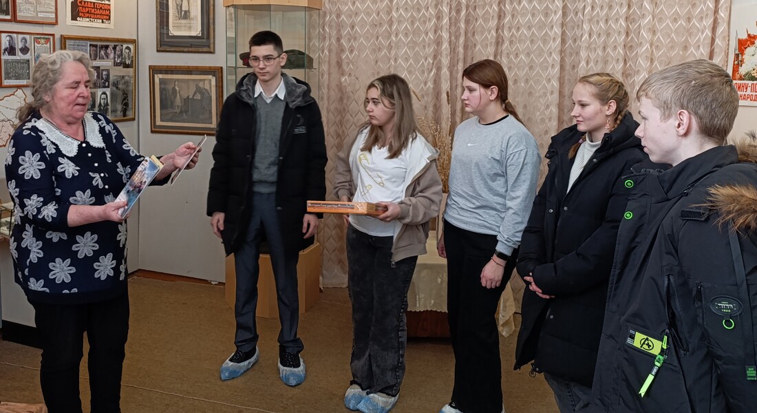 В Кашинском филиале открылась выставка «Величие подвига тем ярче сияет, чем дальше уходит война...» В Кашинском филиале открылась выставка «Величие подвига тем ярче сияет, чем дальше уходит война...»