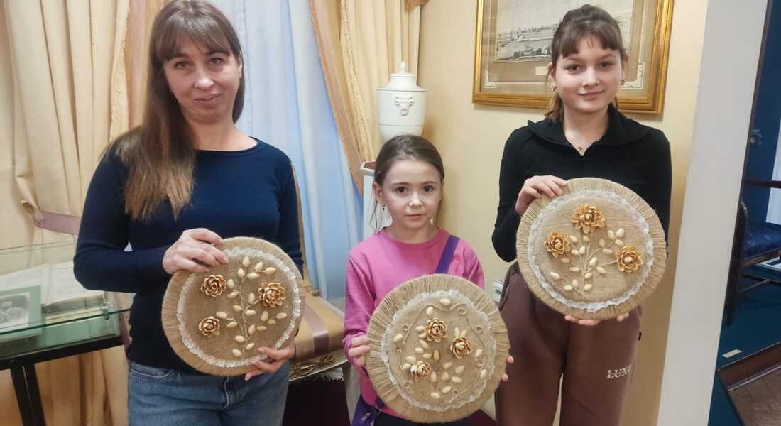 В Музее А. С. Пушкина в Торжке прошёл мастер-класс «Интерьерное украшение»